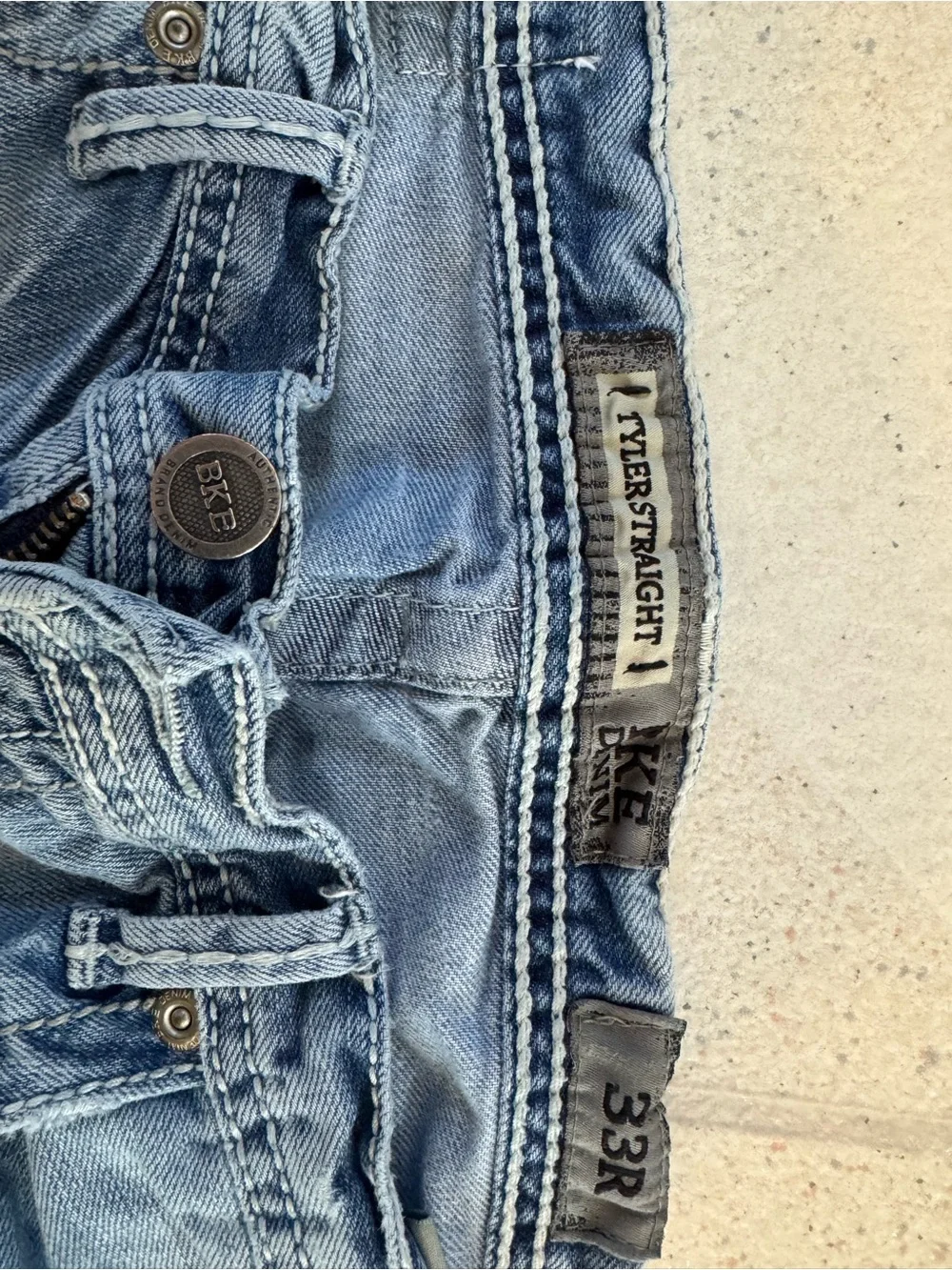 BKE Men's Washed Blue Straight Jeans